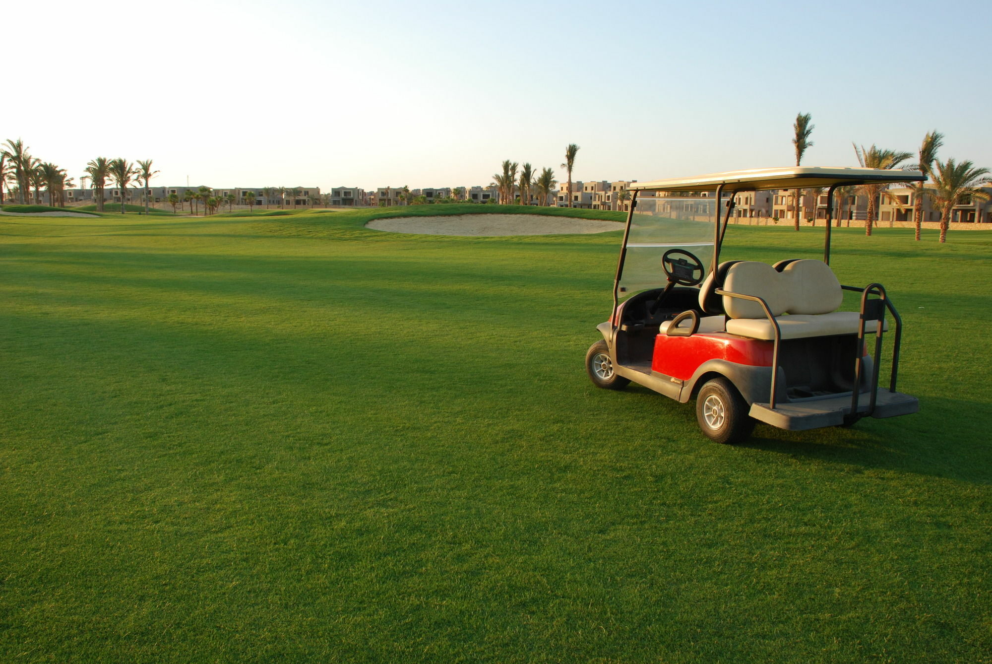 小威尼斯高尔夫杰斯酒店&度假村 艾因苏赫纳 外观 照片 Golf cart