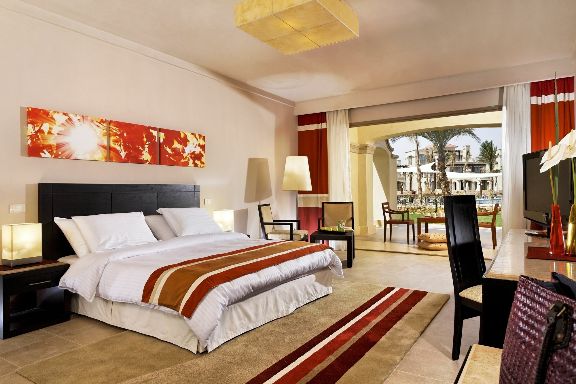 小威尼斯高尔夫杰斯酒店&度假村 艾因苏赫纳 外观 照片 A room at the Hilton Sharm El Sheikh